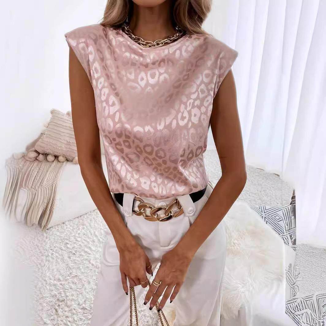 Embroidery Shirt - تي شيرت نسائي كاجوال بياقة مستديرة