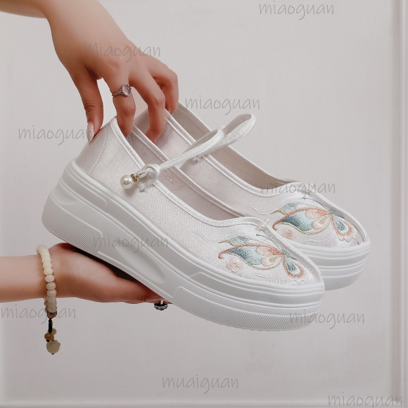 أحذية نسائية بنمط صيني مطرزة ب - مراجعة Embroidery Style وسعره