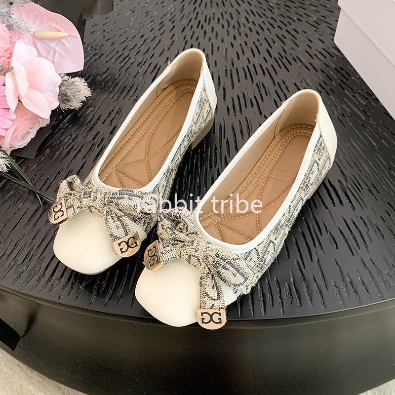 أحذية نسائية فرنسية مريحة فردي - مراجعة Embroidery Rabbit وسعره