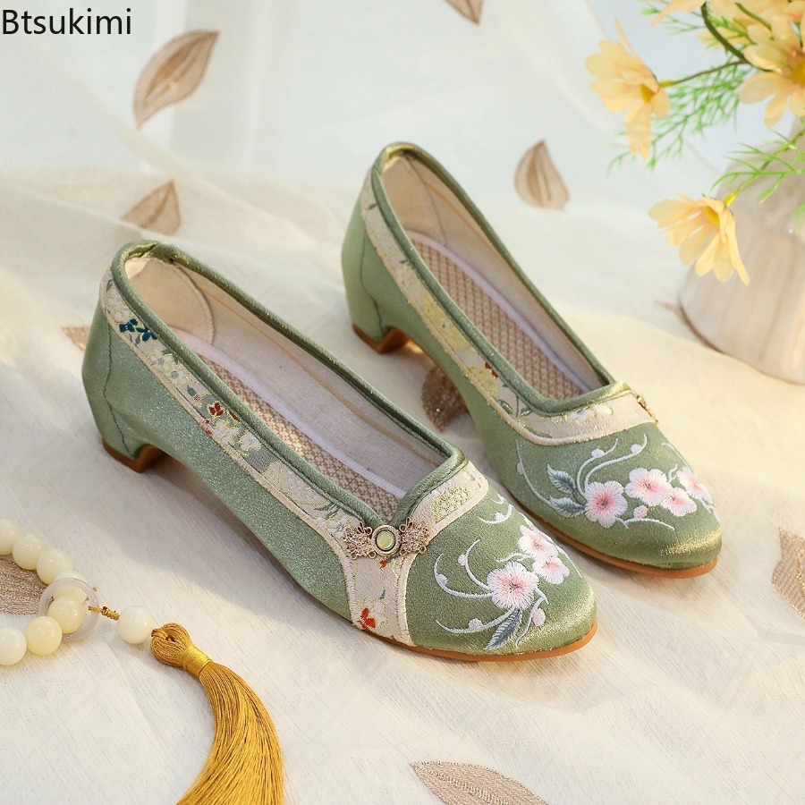 أحذية نسائية جديدة لعام 2026 ب - مراجعة Embroidery Style وسعره