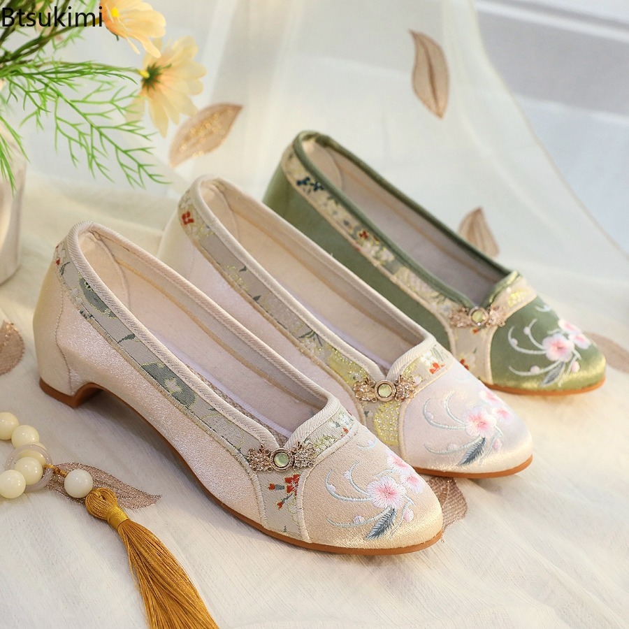 أحذية نسائية جديدة لعام 2026 ب - مراجعة Embroidery Style وسعره