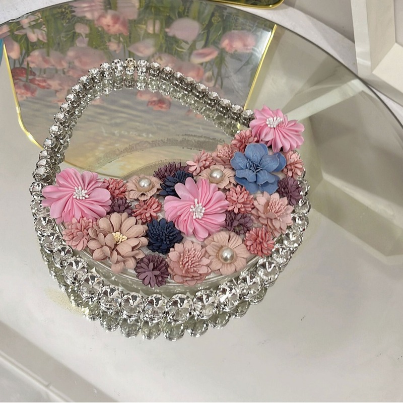 حقيبة يد نسائية مرصعة بالكريست - مراجعة Embroidery Ribbon وسعره