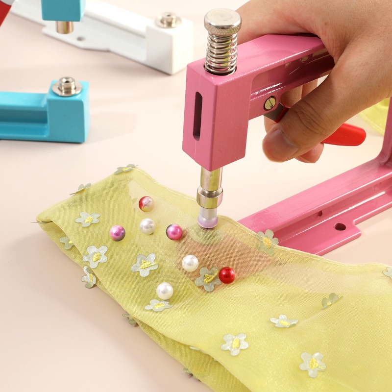 مجموعة أدوات ضبط اللؤلؤ بالضغط - مراجعة Embroidery Xpress وسعره