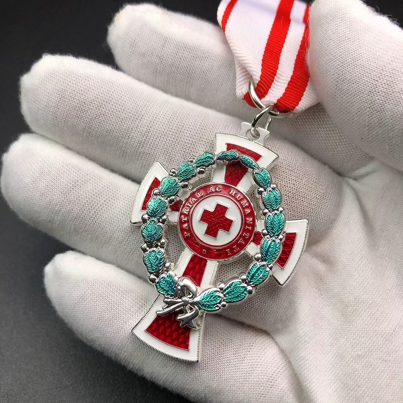 شريط ميدالية الصليب الأحمر بتص - مراجعة Embroidery Ribbon وسعره