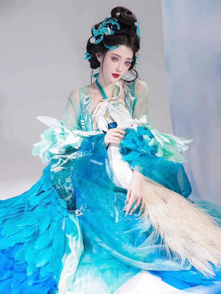 جديد الطاووس Hanfu أزياء المرأ - مراجعة Embroidery Shirt وسعره